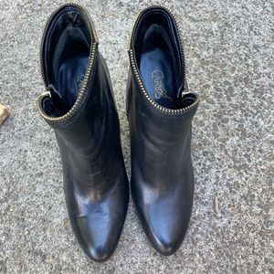 Carlos Santana shoes